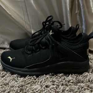 Black puma tennis